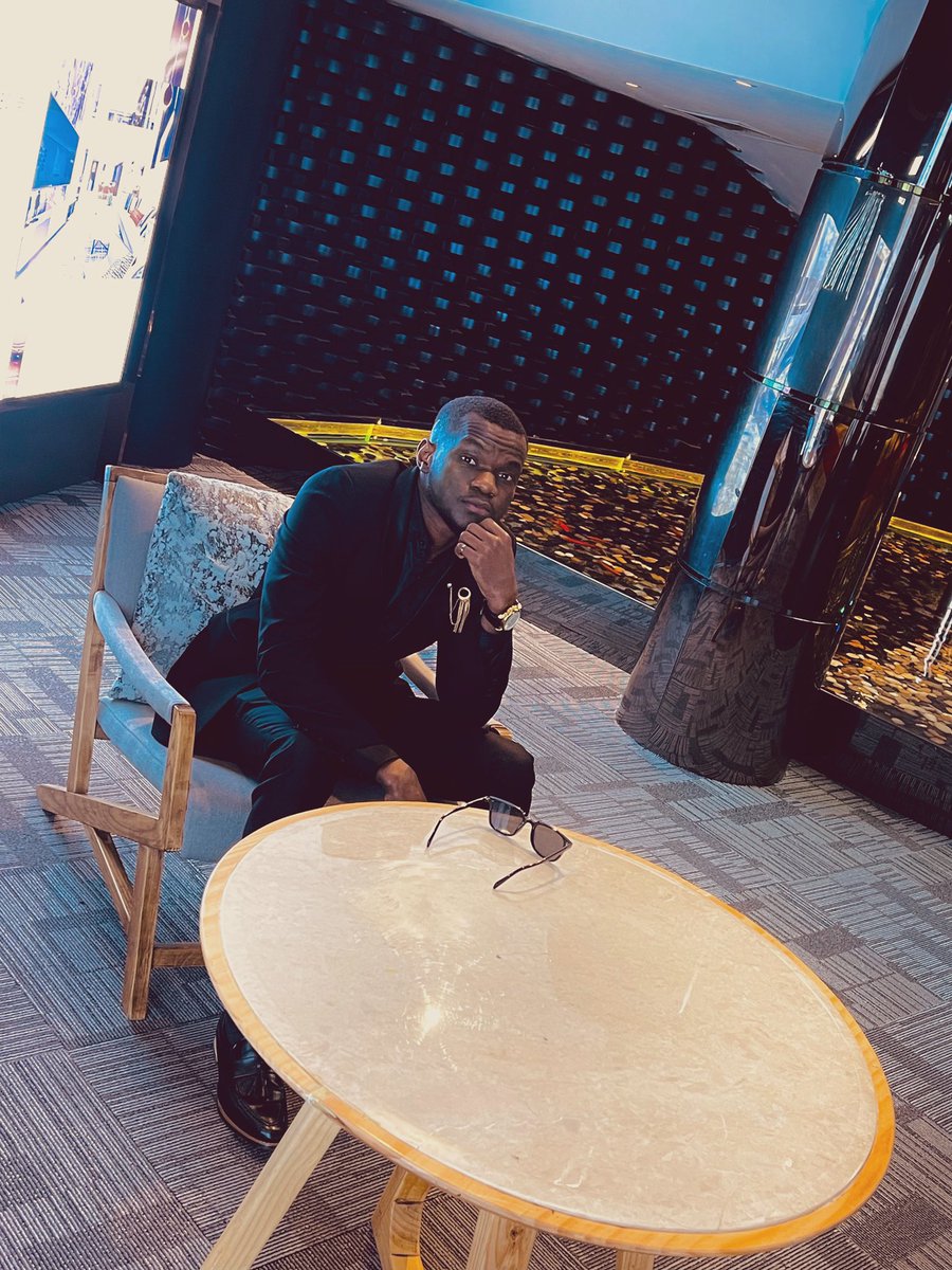 KWondhar's tweet photo. GOD’s PAINTING, same book different page✍🏿🖼🖤 https://t.co/mdGMR7nmTH