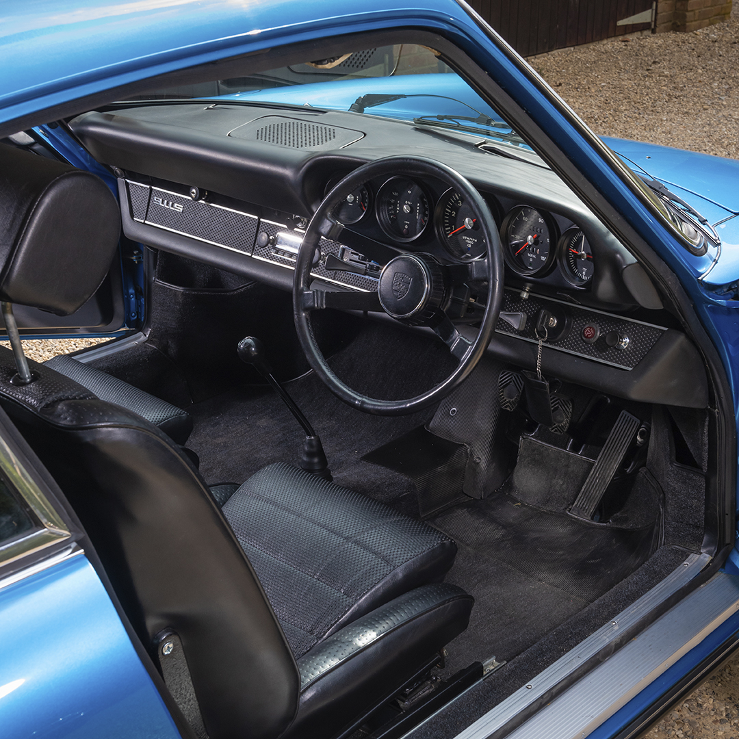 DanFurr's tweet photo. Picking my top ten 911 &amp; Porsche World and Classic Porsche feature cars from 2021 has proved way trickier than I imagined. So many awesome cars. Even so, this restored 911 S ranks high. It featured in the December issue of Classic Porsche. Order a copy: https://t.co/nb0kvSYDlN 💙 https://t.co/yDieH3o0Bt