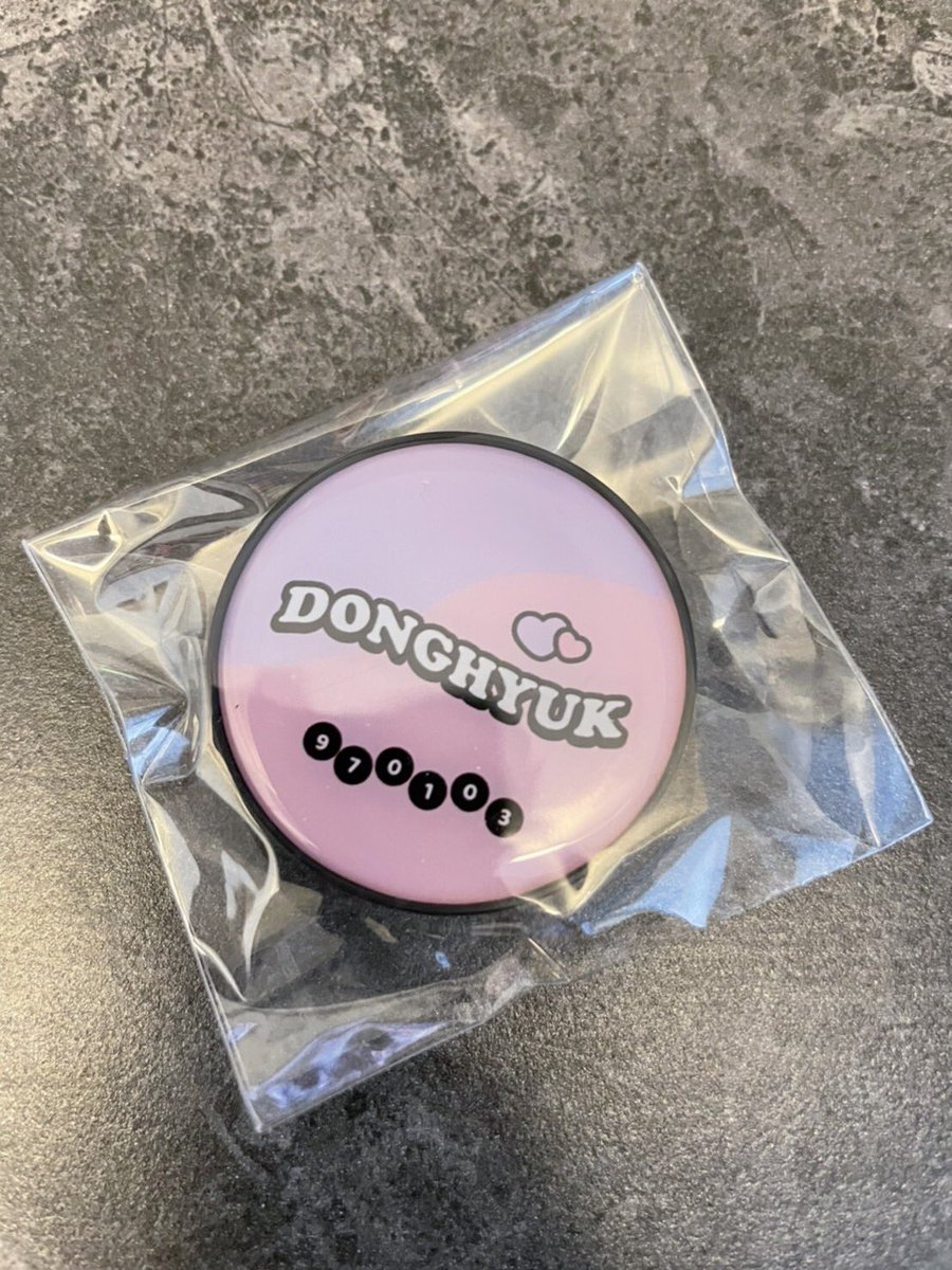 こちらのカップホルダーですが、画像3枚目のグリップトックは先着特典となります！
先着特典はカップホルダーの数量に関わらずおひとり様1枚のお渡し、1/3(月)から5,5,4個ずつの配布となります🦄
宜しくお願い致します🌵