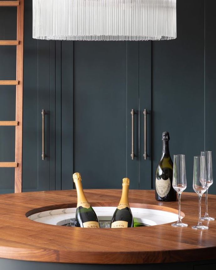 krantzdesigns's tweet photo. What a year...we went from strength to strength in 2021, expanding our team, opening a new office HQ and working with so many great clients to produce beautiful handcrafted kitchens, bedrooms &amp; custom spaces. Thank you to everyone who supported our journey in 2021. https://t.co/jS9rIJjNTA