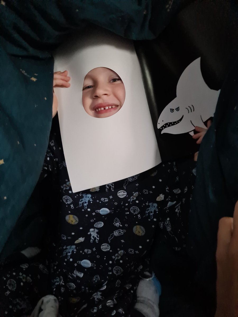 Lei_83's tweet photo. Christmas Reading Challenge: Read in your pyjamas and read under the covers! 📖 @CHPSrec #CHPSReading https://t.co/sKoW0jul2e
