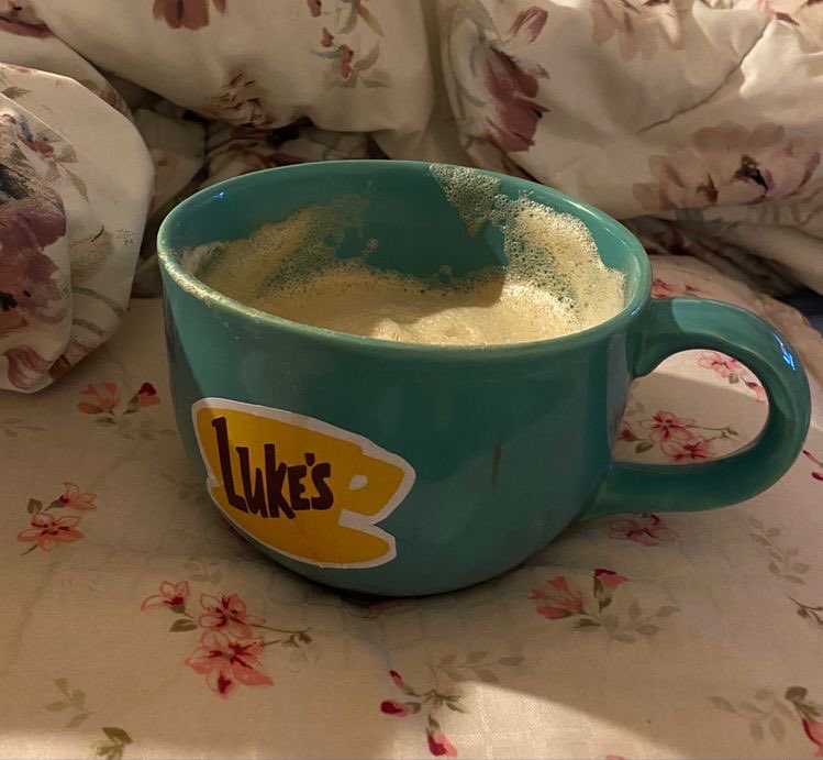 lassybees's tweet image. rory gilmore’s aesthetic