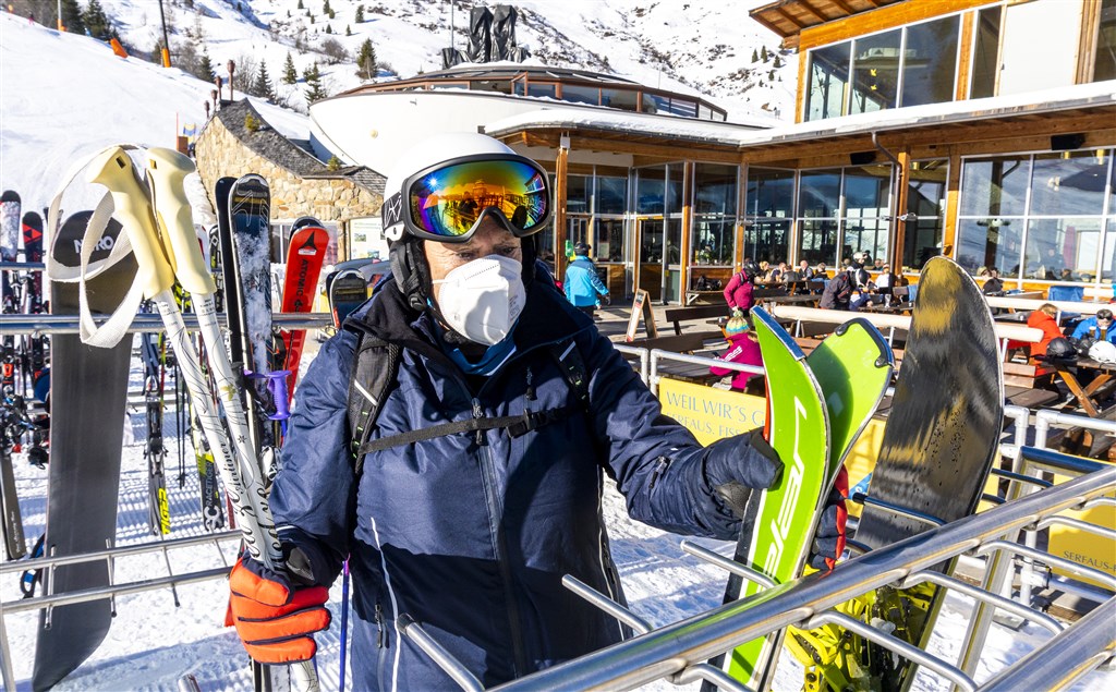 Het aantal coronabesmettingen loopt op na een uitbraak onder een groep Nederlandse skileraren in het Oostenrijkse Kirchberg in Tirol | Liveblog

rtlnieuws.nl/nieuws/nederla…