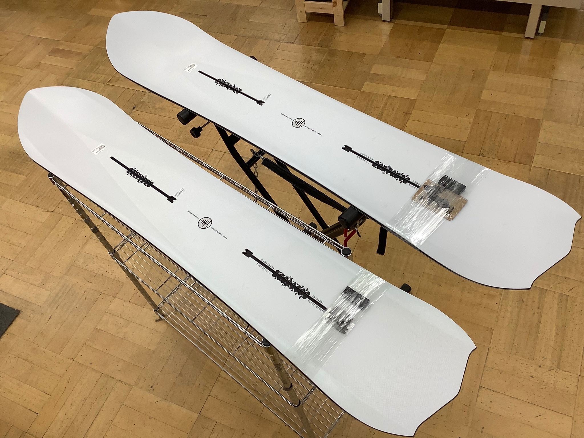 ブックオフカインズモール名古屋みなと スポーツ アウトドア Burtonのfamily Tree 大量にお売り頂きました Burton バートン Family Tree Double Dog 21 22 Burton バートン Family Tree Pow Wrench 21 Burton バートン Family Tree Con