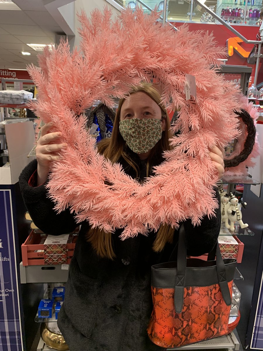 evisceratedpand's tweet photo. Happy New Year everyone!
#NewYear2022 #muckingaboutinTKMaxx #pinkthings #homemademask https://t.co/E0HPDdYmCM