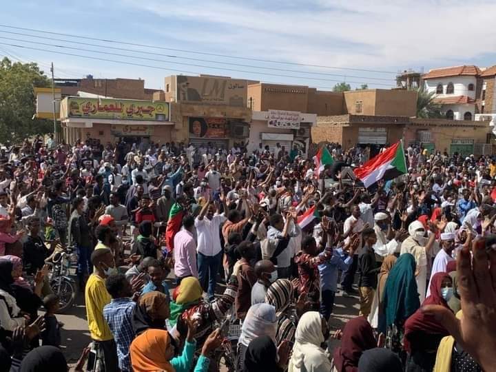 SUDTsupportUN's tweet photo. تقاطع باشدار 🔥🔥
هدير السيل ✌️

#مليونية2يناير
#يسقط_حكم_العسكر
#العصيان_المدنى_الشامل
#SudanCoup
#مكملين_ما_راجعين https://t.co/pMpNa9jav2