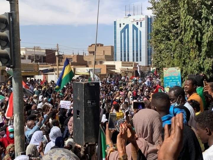 SUDTsupportUN's tweet photo. تقاطع باشدار 🔥🔥
هدير السيل ✌️

#مليونية2يناير
#يسقط_حكم_العسكر
#العصيان_المدنى_الشامل
#SudanCoup
#مكملين_ما_راجعين https://t.co/pMpNa9jav2