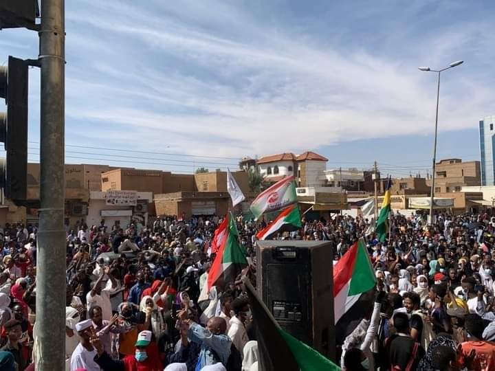 SUDTsupportUN's tweet photo. تقاطع باشدار 🔥🔥
هدير السيل ✌️

#مليونية2يناير
#يسقط_حكم_العسكر
#العصيان_المدنى_الشامل
#SudanCoup
#مكملين_ما_راجعين https://t.co/pMpNa9jav2
