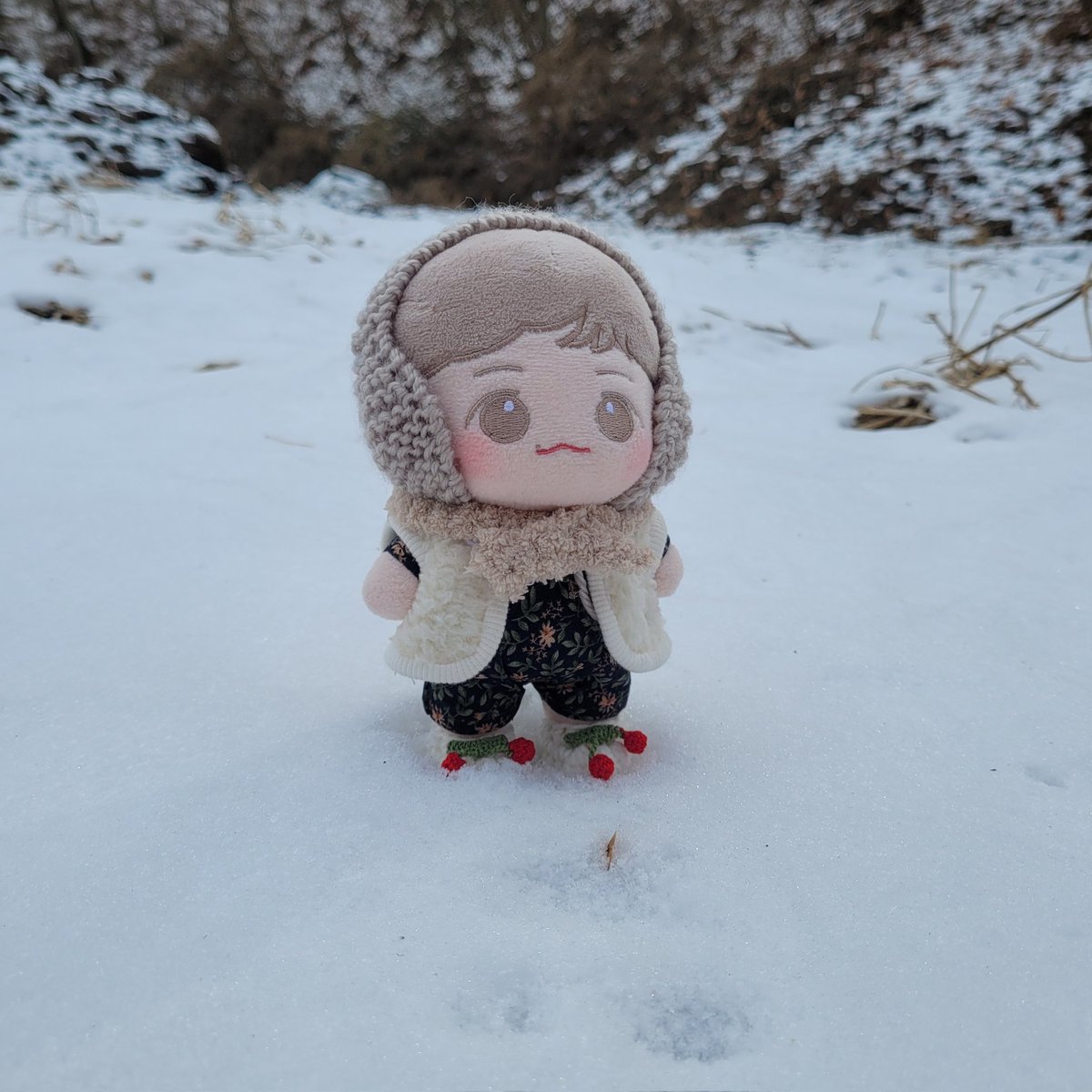 오랜만에 해보는 나눔 :))
rt+팔로우 해주신분들 중 3분께 추첨을 통하여 쁘띠 목도리를 증정해드립니다!! 
컬러는 3종으로 베이지 화이트 베이비핑크 입니다 :))
많이 참여해주세요! 🥳🥳