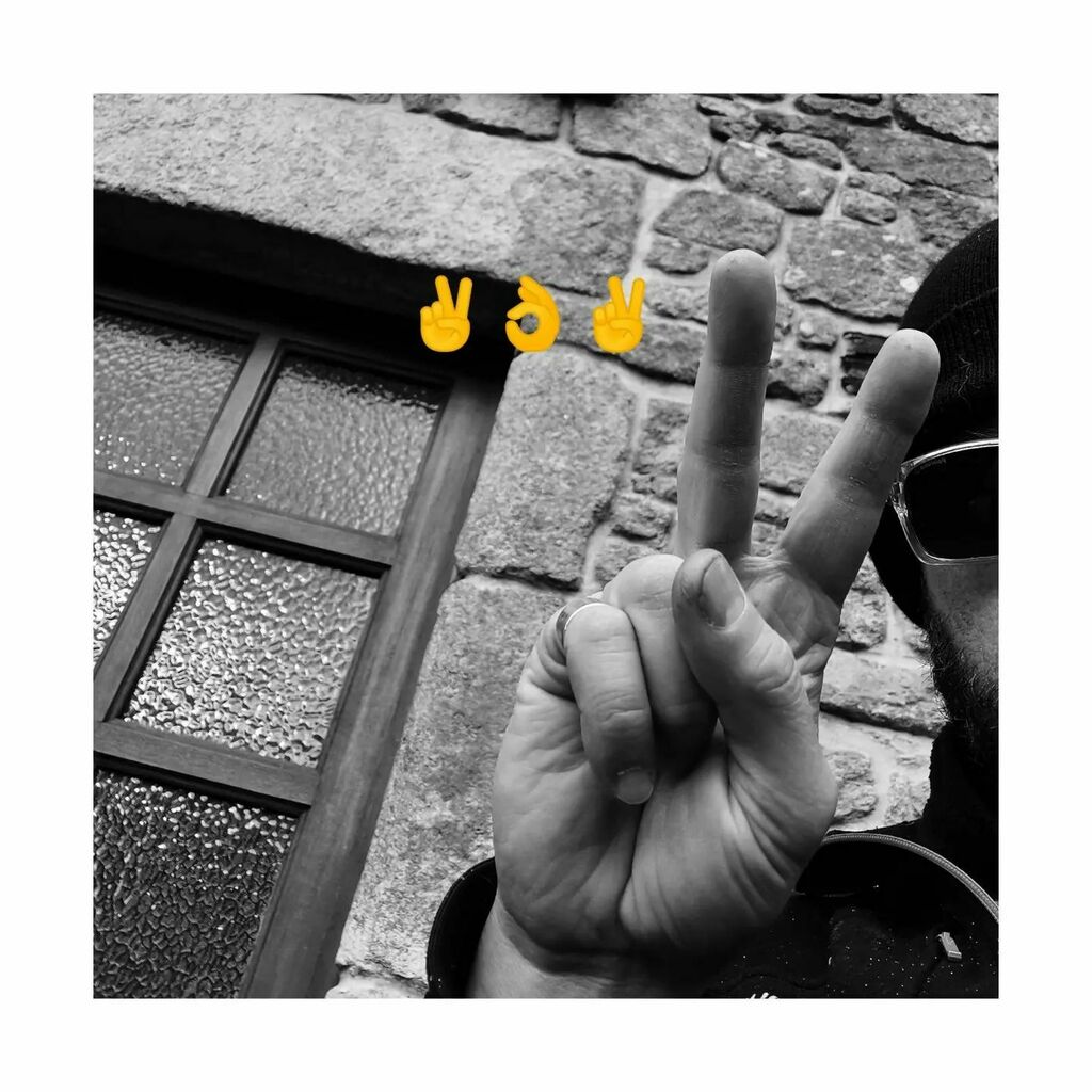 canyouseeart's tweet photo. 12:34 https://t.co/Mvvpbt1Cpf https://t.co/dUFFB1b8An