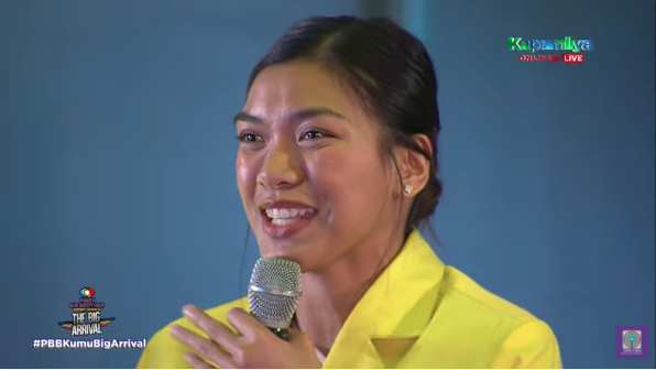 PBBabscbn's tweet photo. Welcome back sa outside world, Heartstrong Phenom ng Batangas, Alyssa! #PBBKumuBigArrival https://t.co/u841Sr5G39