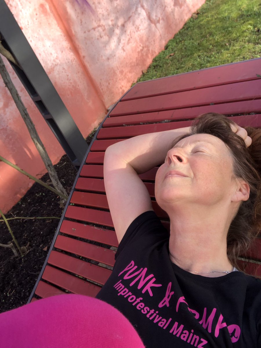 DamarisSieglind's tweet photo. #vorsatz2022 
Joggen ist mein Gehen,
Gehen mein Schlendern,
Schlendern meine Meditation,
Meditation mein Müßiggang 
#letsrun2022🏃🏽‍♂️ https://t.co/r8CfQEpVjk