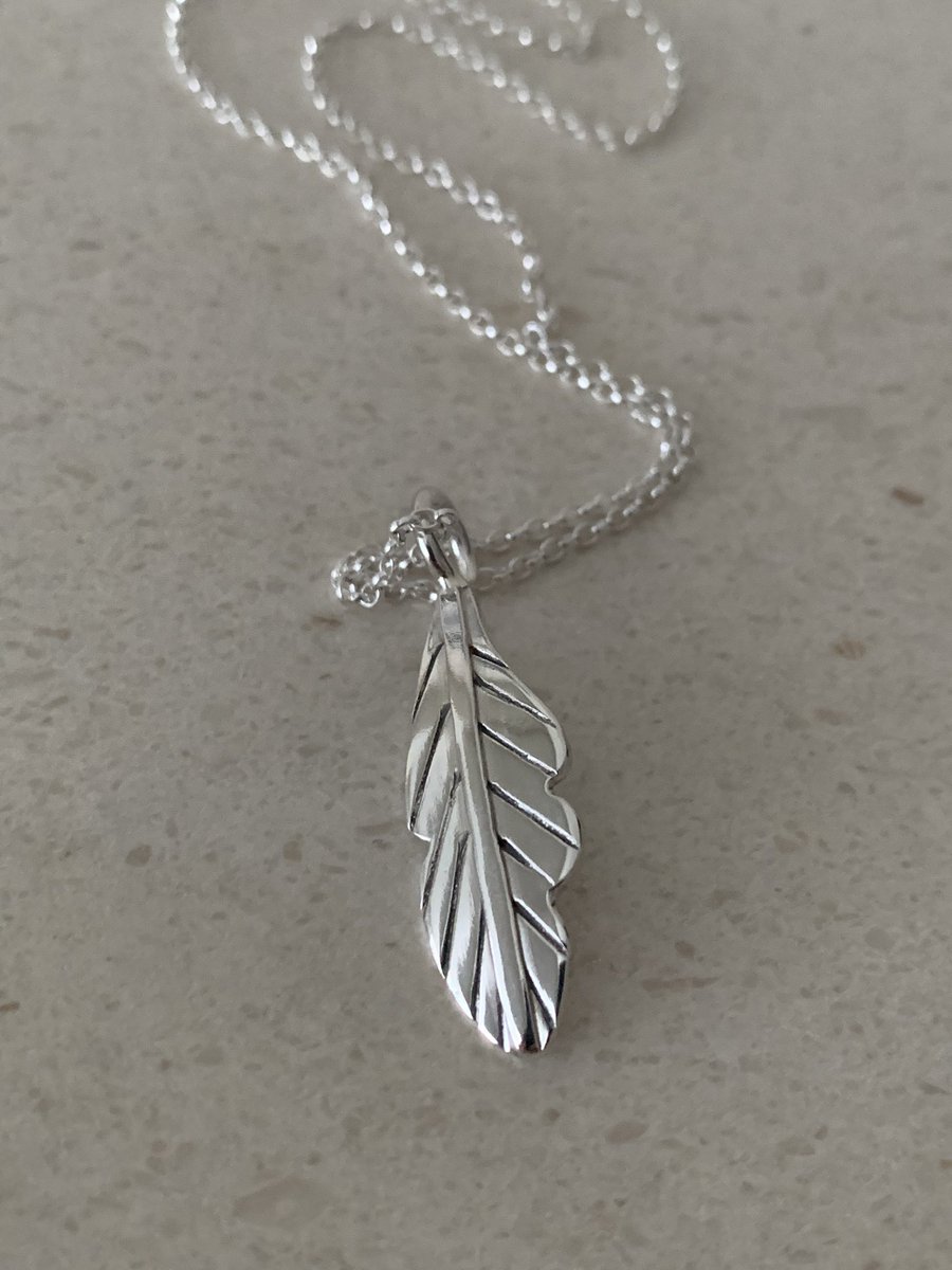 Silver Leaf Necklace cristinasattic.com/product-page/s…
#handmadejewelry #leafnecklace #HappySunday