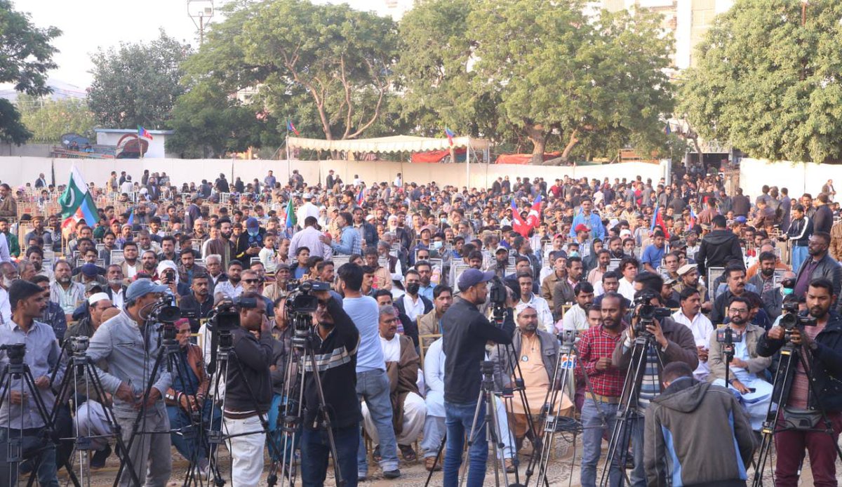 MQMPUpdates's tweet photo. بلدیاتی ترمیمی بل کے خلاف منعقد ہونے والے پاک سرزمین پارٹی کے جنرل ورکرز اجلاس سے PSP کی جوائنٹ سیکرٹری نائلہ منیر کارکنان سے خطاب کر رہی ہیں-
#PSPWorkersConvention https://t.co/mrvQvRlFnq