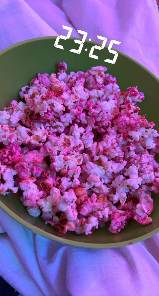 NariArdeni's tweet photo. #pinkpopcorn #2022 https://t.co/AKSh6hY4qL