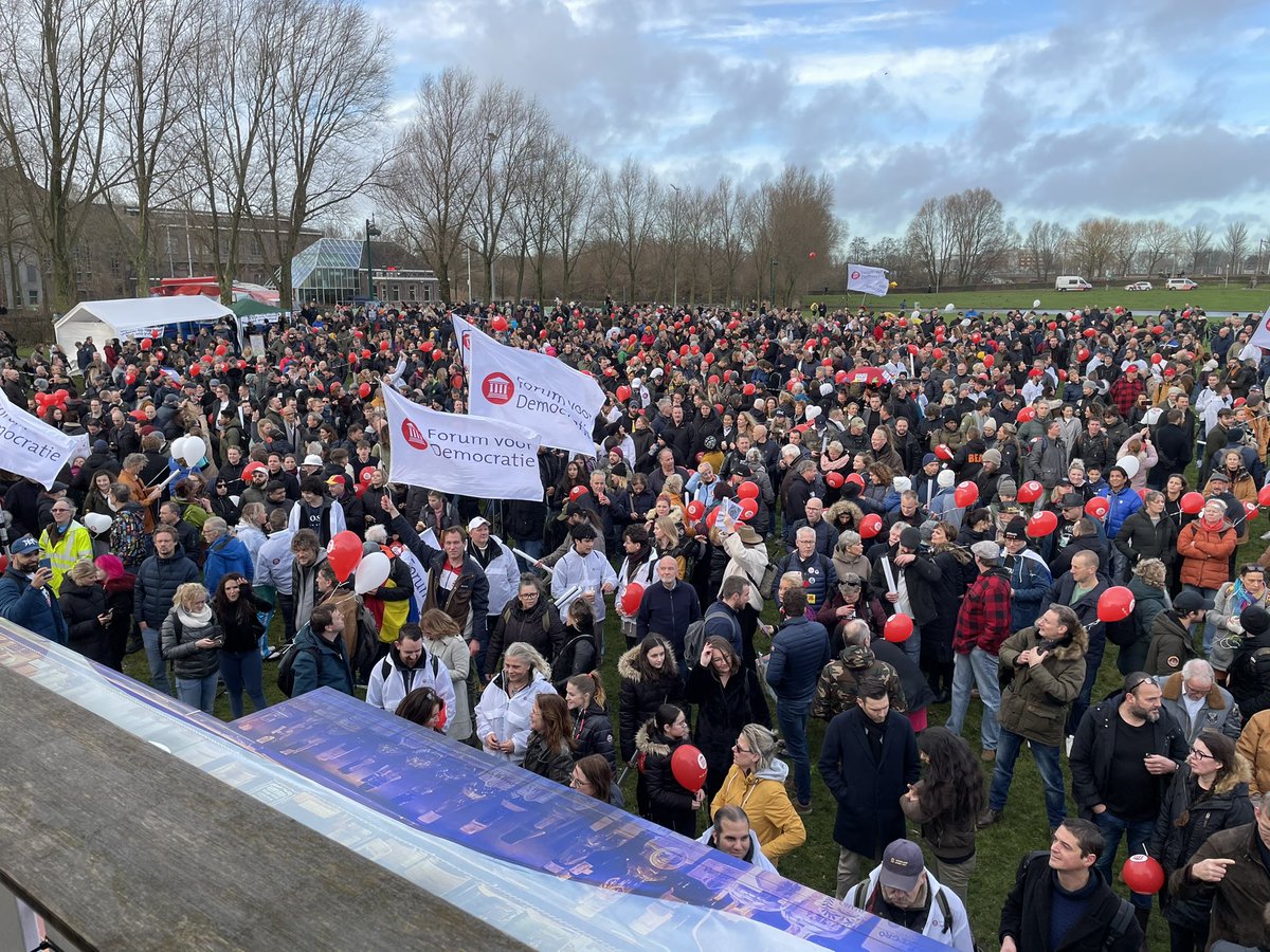 PvanHouwelingen's tweet image. Partij van de Liefde bijeen in Amsterdam!❤️👊🙂