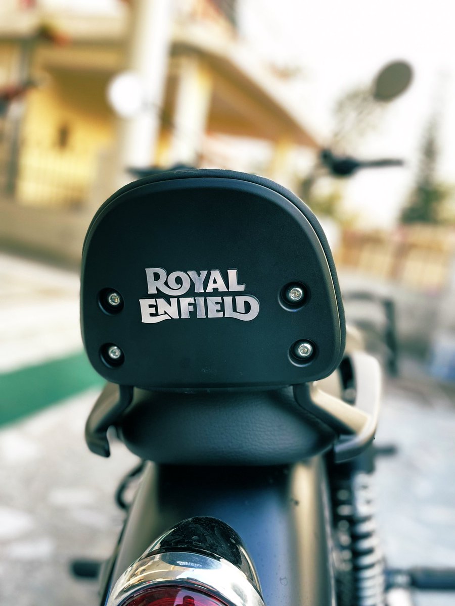 akshaykapoor93's tweet photo. METEORing into 2022! ❤️‍🔥

.@royalenfield #REMeteor #meteor350 #Meteor #himachalpradesh #hp https://t.co/oDykTOXn4M