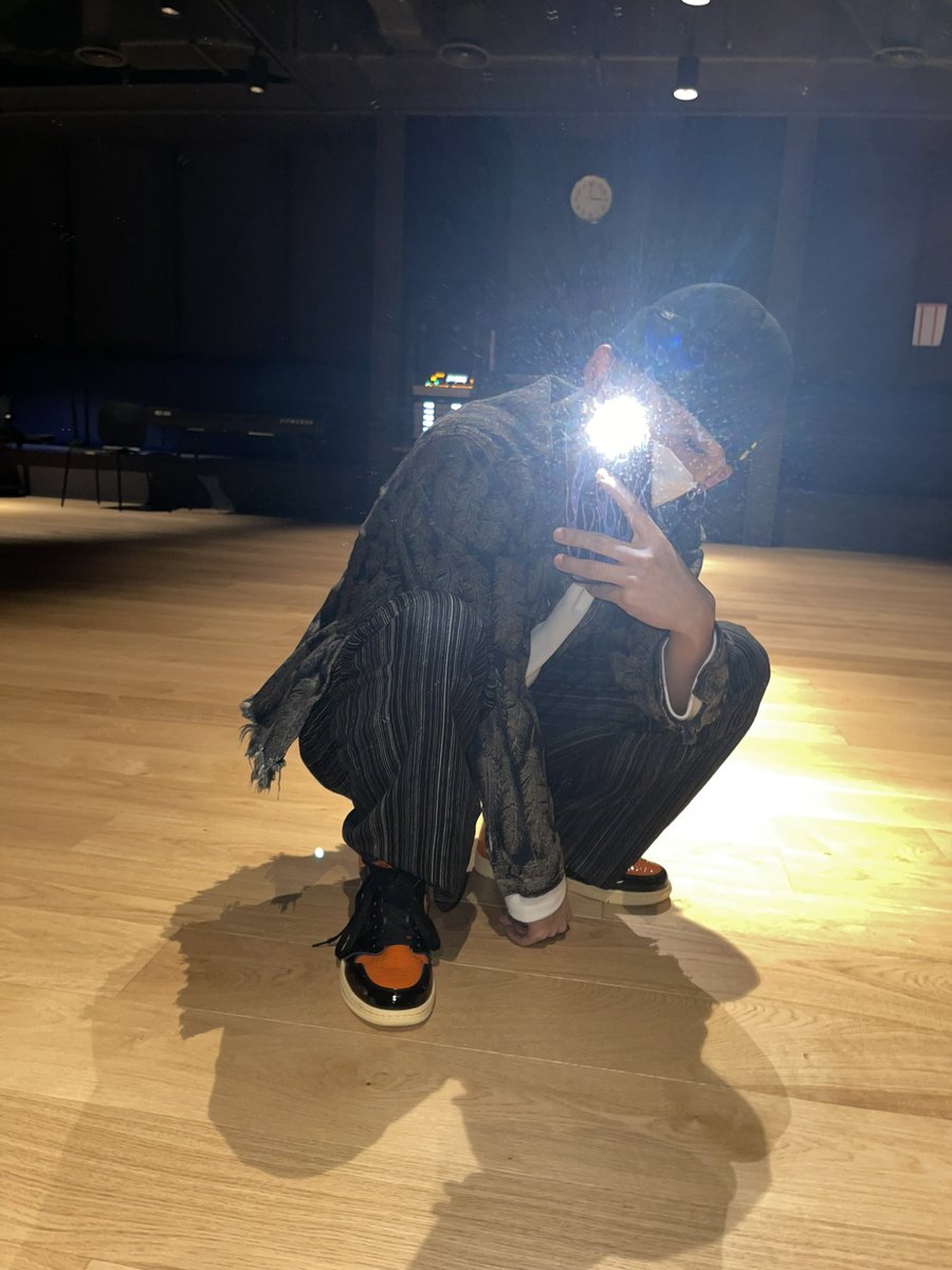 pyp_hyun's tweet photo. ถ้าพี่ซอก เปิดผมนะ แอคจะแจก300/1คนเลยเอ้า!!! 
[มือสั่นนะเนี่ยที่พิมพ์ไปเนี่ย🥲]
#CHOIHYUNSUK #TREASURE https://t.co/rMkmRzQlAK