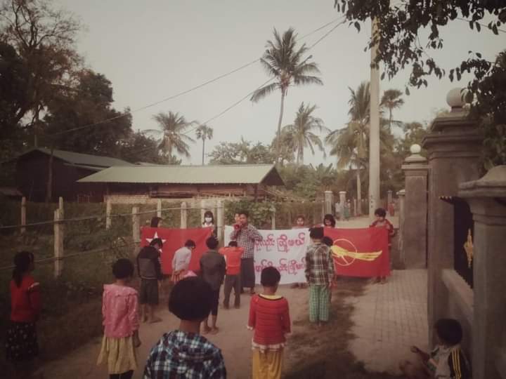 grace_thiri's tweet photo. Locals of KyaySarKya village, Yinmarpin Tsp marched this evening to protest against Genocidal Dictatorship.
#SexualAssaultsToPoliticalPrisoners #2022Jan2Coup #WhatsHappeningInMyanmar https://t.co/dkhhBabpgq