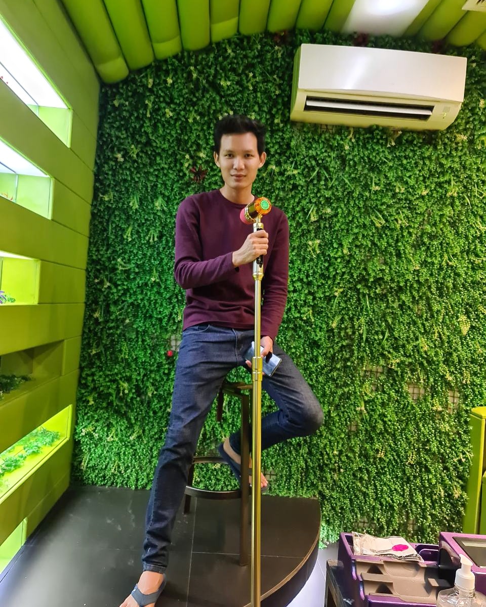 aungOo33316060's tweet photo. မူး​နေရရင်ကို ​ပျော်​​နေတာ 😘😘😘 https://t.co/we7hJUTpXQ