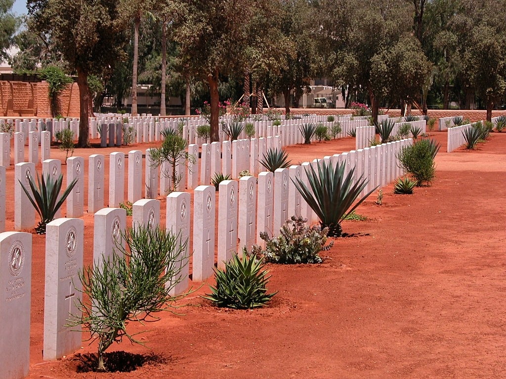 Scottish_Sailor's tweet photo. Benghazi War Cemetery.  83 (one unknown) South African casualties from World War Two are buried in the cemetery that is maintained by the Commonwealth War Graves Commission. https://t.co/RP4eMBBHmx