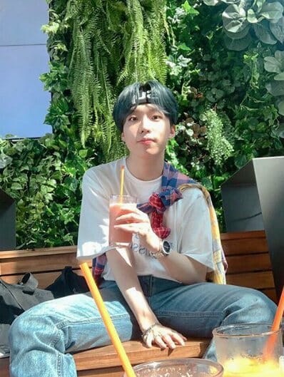HrTmorVJEv6hRP7's tweet photo. 🎉03012022 🎉
🤎HAPPY OV DAY🤎
Happy birthday to handsome man
#HAPPY_OV_DAY
#OV_Day #생일축하합니다
#DCRUNCH #디크런치 #OV @DIA_CRUNCH https://t.co/SeZGCtIMwy