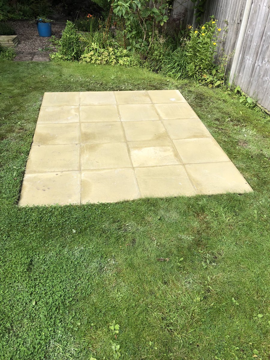 SarahJc1762's tweet photo. Waiting #thewaitisnearlyover #gardening https://t.co/axr9TGYFJC