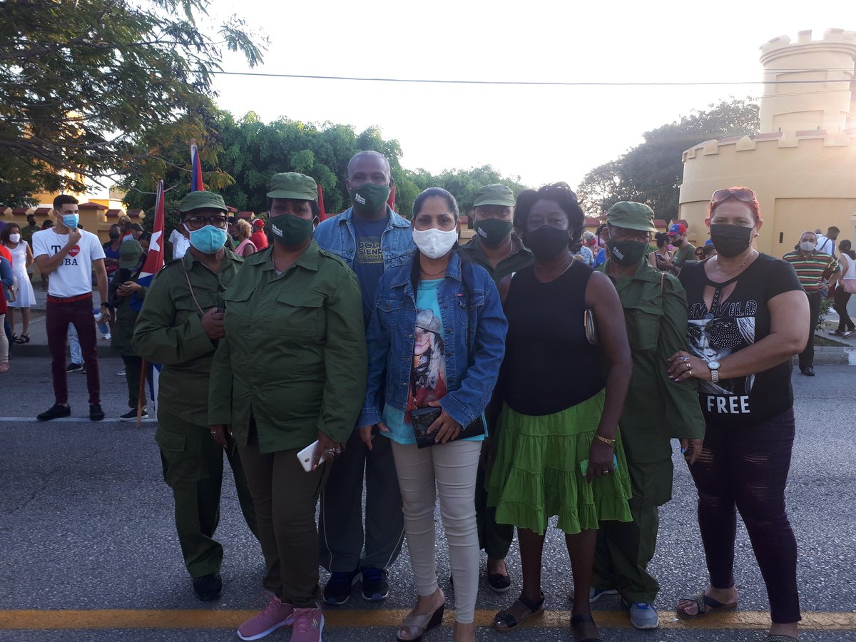 Anita64244473's tweet photo. Protagonizan pioneros y jóvenes en Santiago de Cuba, la salida de la Caravana  de la Libertad   al frente de Fidel un hecho inolvidable en nuestra historia aquel 2 de enero de 1959, #TenemosMemoria, #CubaViveEnSuHistoria, #SomosContinuidad, @dpestgo, @CubaMine, #CubaViveYRenace https://t.co/XLBBz4HERA