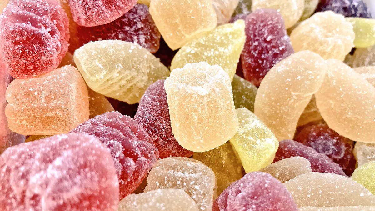 Fini_golosinas's tweet photo. Un https://t.co/meYeLuXd8R para que la fruta escarchada del roscón se cambie por nuestra fruta gourmet 👍🏼 https://t.co/o7CZvq7EaV