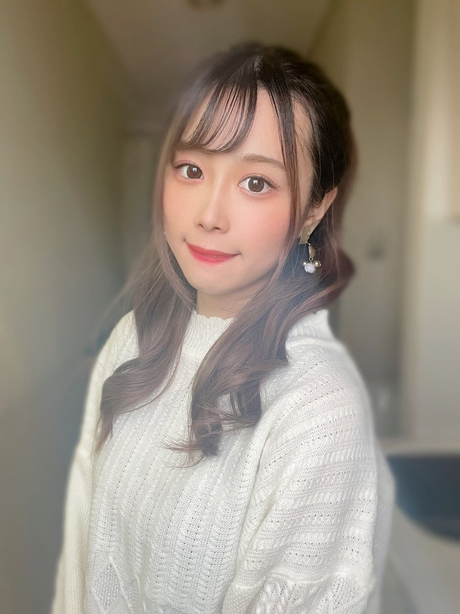 radiojoshi18's tweet photo. 夜食は300gのハンバーグを食べその3時間後くらいに、小腹が空いたので自分の限界を知らずにポテナゲ大とマックフルーリー頼んだら全く食べれないわたしがいて困ってる…( ´ ▽ ` )誰か一緒に食べよ？🥺 https://t.co/3kxy0lblw1