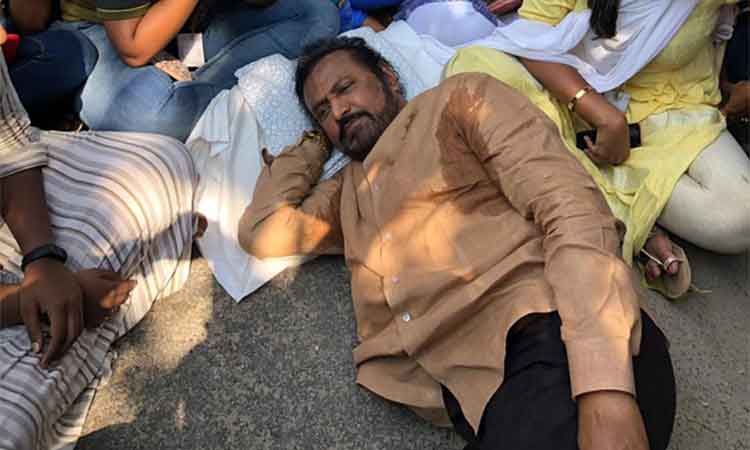 FIGbrBeUUAAJal4?format=jpg&name=900x900