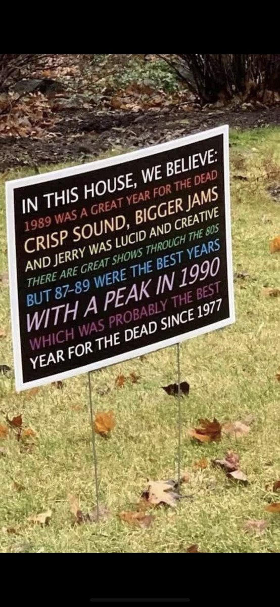 staci_SSS's tweet photo. Happy Sunday Deadheads! 
Nothin left to do but smile smile smile ⚡️ #strangersstoppingstrangers #deadheads https://t.co/j84SW44lvR
