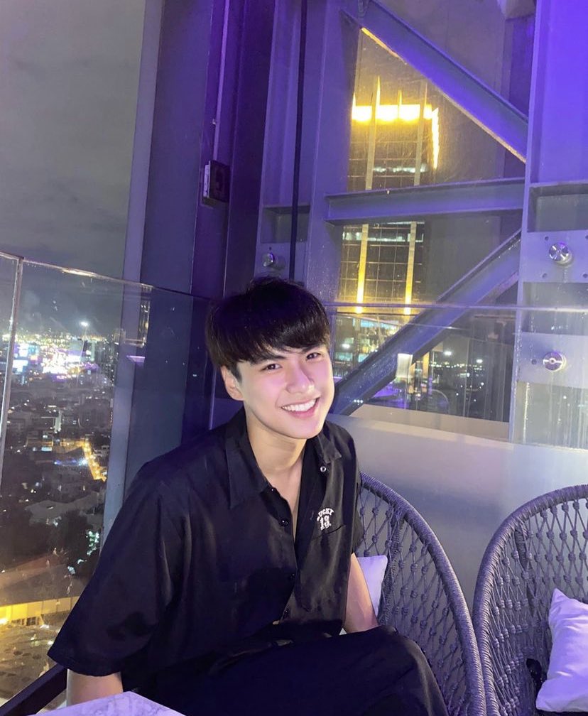 eunjjaff's tweet photo. สดใสแบบนี้ตลอดปีเลยนะเด้นนนนนน 
#ohmpawat #โอมภวัต https://t.co/MxNHqj4OX3