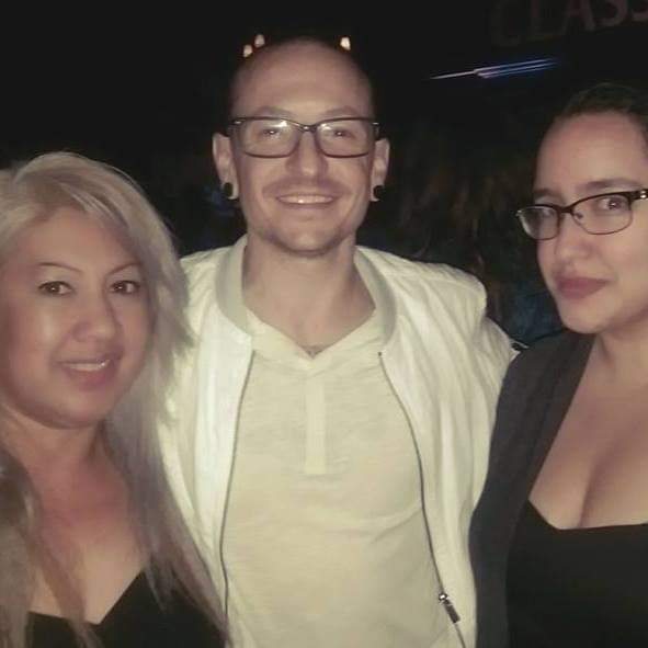 LPFanCorner's tweet photo. The Linkin Park family lost one of its greatest joys. She was there in many of my memories of Linkin, even in more memories of Chester.

I love you, Joy. My only comfort is that you knew that, and that you're not alone in the sky. https://t.co/4FBG07KCUu