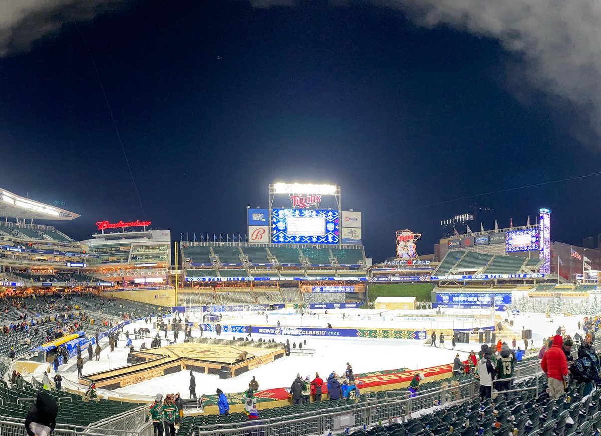 55Mello55's tweet photo. What an absolute BLAST last night!!! It was a dream come true to finally go to a Winter Classic in MN! Bummer the Wild lost but still a super fun game game to watch and one I’ll never forget (partially because of the cold 🥶 lol)! @mnwild #LetsGoWild #WinterClassic https://t.co/z9QnSzpN6s