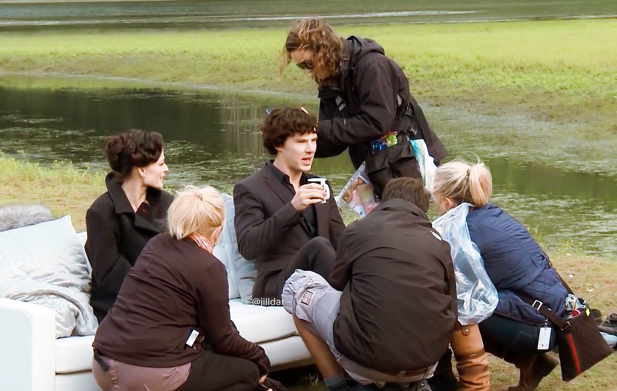 JilldarB's tweet photo. #10YearsOfSherlock
On January 1 2012, A Scandal in Belgravia was aired. I believe this episode is one of our top 3 faves🌹
Here are some #BehindTheScenes pics which are very evocative of the old times
#BenedictCumberbatch #MartinFreeman https://t.co/MHmaLy5Rea