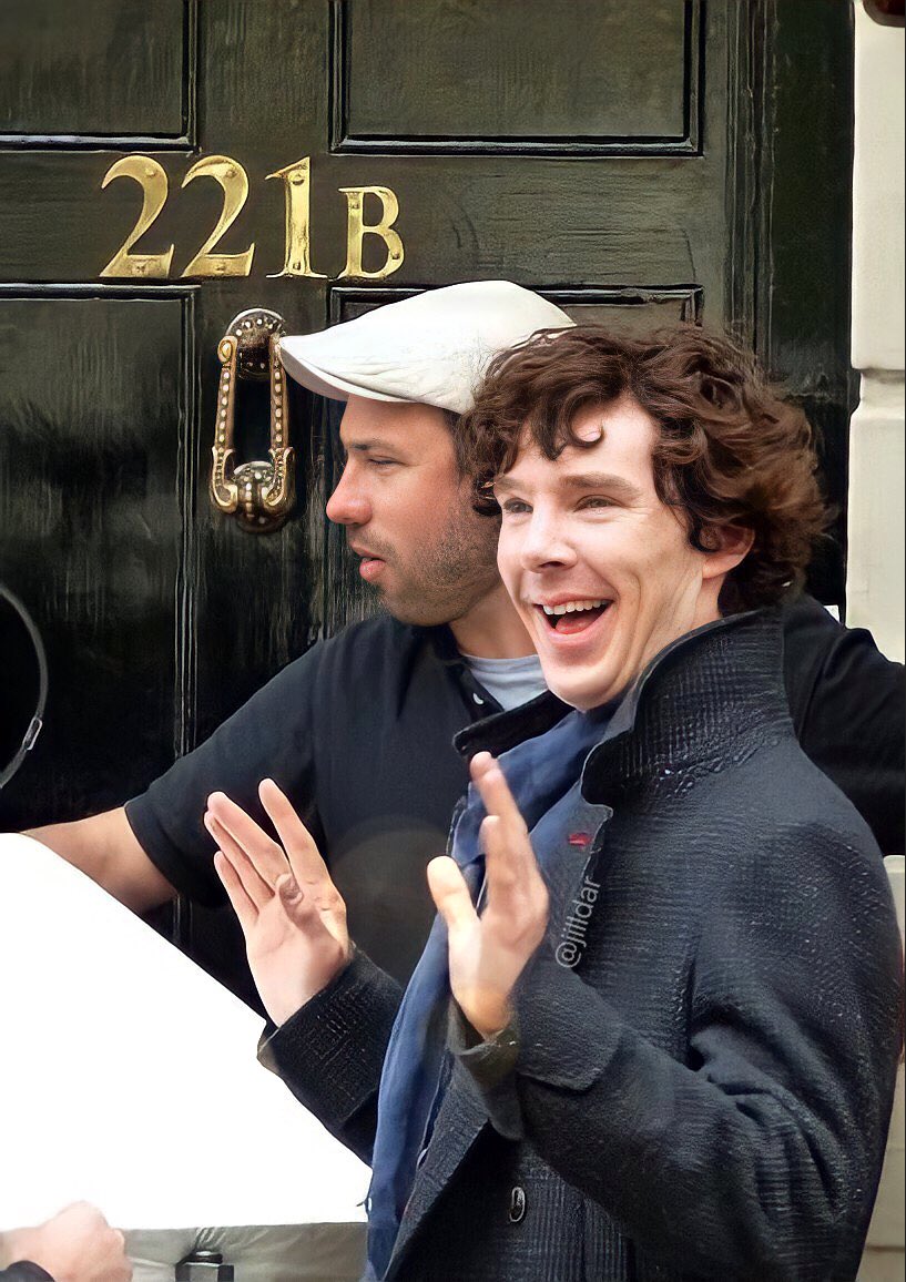 JilldarB's tweet photo. #10YearsOfSherlock
On January 1 2012, A Scandal in Belgravia was aired. I believe this episode is one of our top 3 faves🌹
Here are some #BehindTheScenes pics which are very evocative of the old times
#BenedictCumberbatch #MartinFreeman https://t.co/MHmaLy5Rea