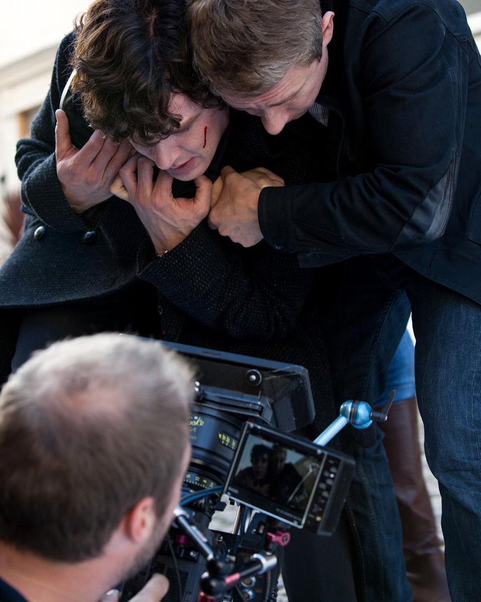 JilldarB's tweet photo. #10YearsOfSherlock
On January 1 2012, A Scandal in Belgravia was aired. I believe this episode is one of our top 3 faves🌹
Here are some #BehindTheScenes pics which are very evocative of the old times
#BenedictCumberbatch #MartinFreeman https://t.co/MHmaLy5Rea