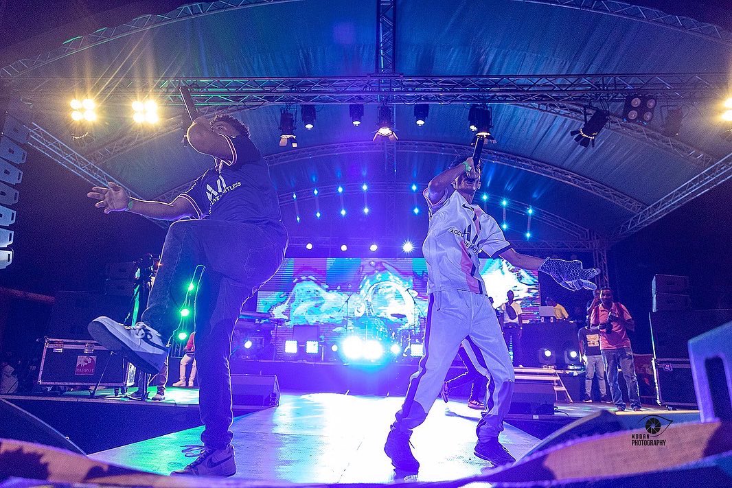DT_254's tweet photo. Mombasa we did it again. Asante ma fans kwa kuwa supportive. Massive love to each one of you that showed and turned uppp also shout out to all the frontliners. 
#hainagaerror #odazee #asantejoho #hiphop #mombasa #kenya 

Photos by @ModanOdanga https://t.co/KqHctlyii4