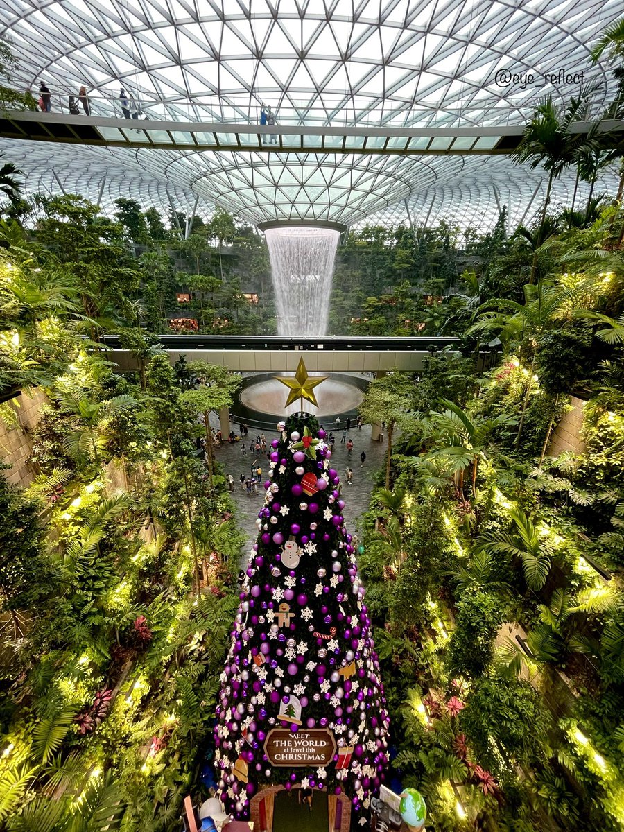 s_arvinth's tweet photo. #Jewelchangi #Singapore #Christmas https://t.co/TcjWbIqIAU
