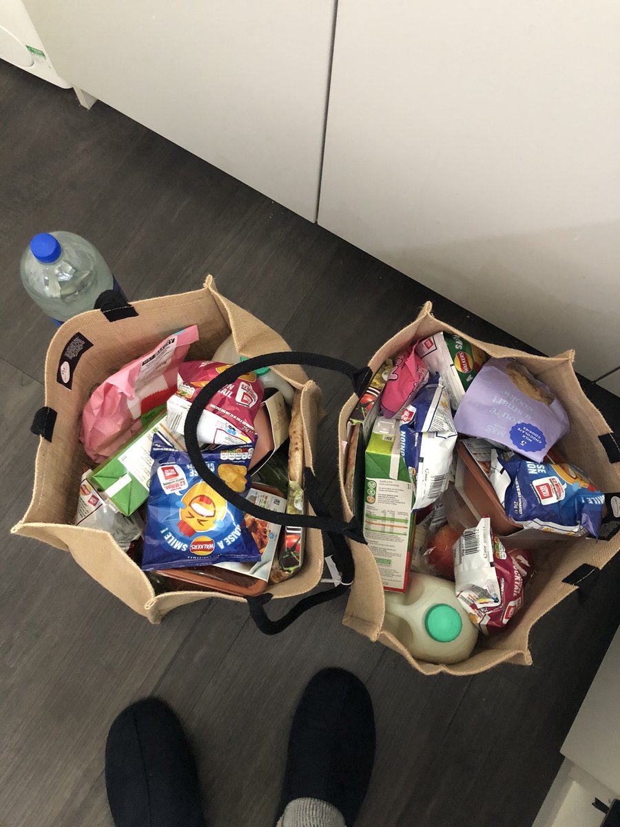 Huge thank you to our team’s Official Supporters Club for this amazingly kind thought! <a href="/ClanOSC/">Clan OSC</a> Cheers to 2022 and see you all soon back at the rink! 💜