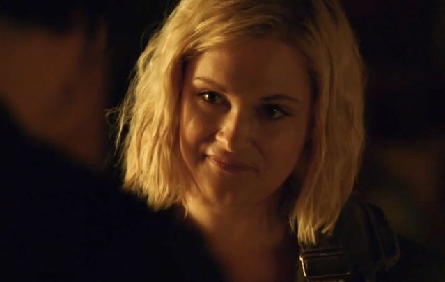 bellarkefiles's tweet photo. the way they look at each other #the100 https://t.co/jKvZm6YqXU