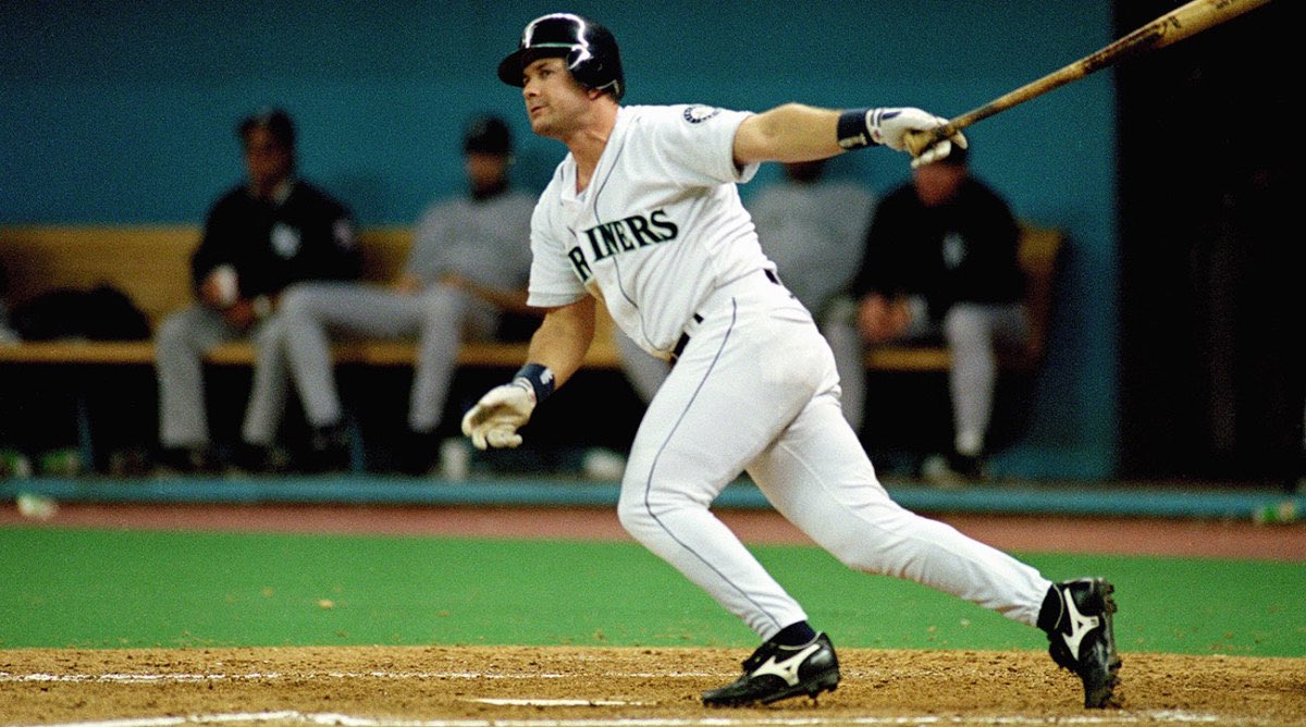 Happy Birthday Edgar Martinez! 

(Photo credit: ) 