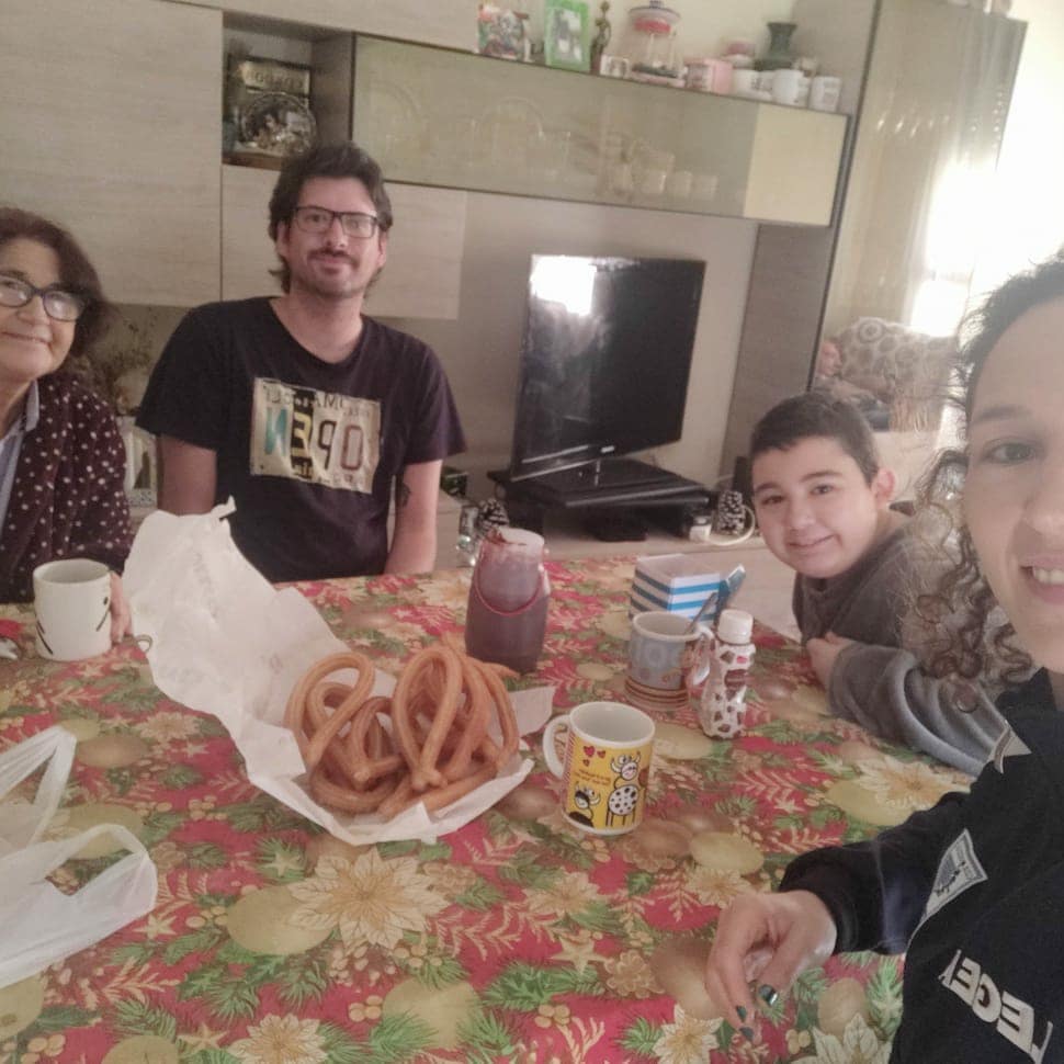 fanny_monros's tweet photo. Feliz año nuevo🎉!
Feliz 2022 que sea un año de mucha Salud y mucho amor .
#findeañoVALENCIA #comenzarelañoenfamilia #losechabademenos #conganasdevolver os quiero mucho. https://t.co/Dz09yJp7YF