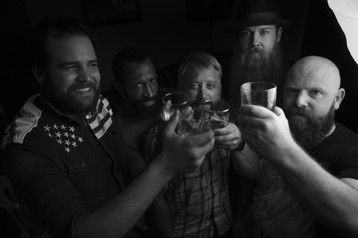 Cheers to the New Year 🍻

#happynewyear #relaxedstandard #vainglory #deathbeforedepilation #beardedsavage #beardedbrotherhood #beardsofglory #beardoil #beardclay #veteran #veteranowned #nashville