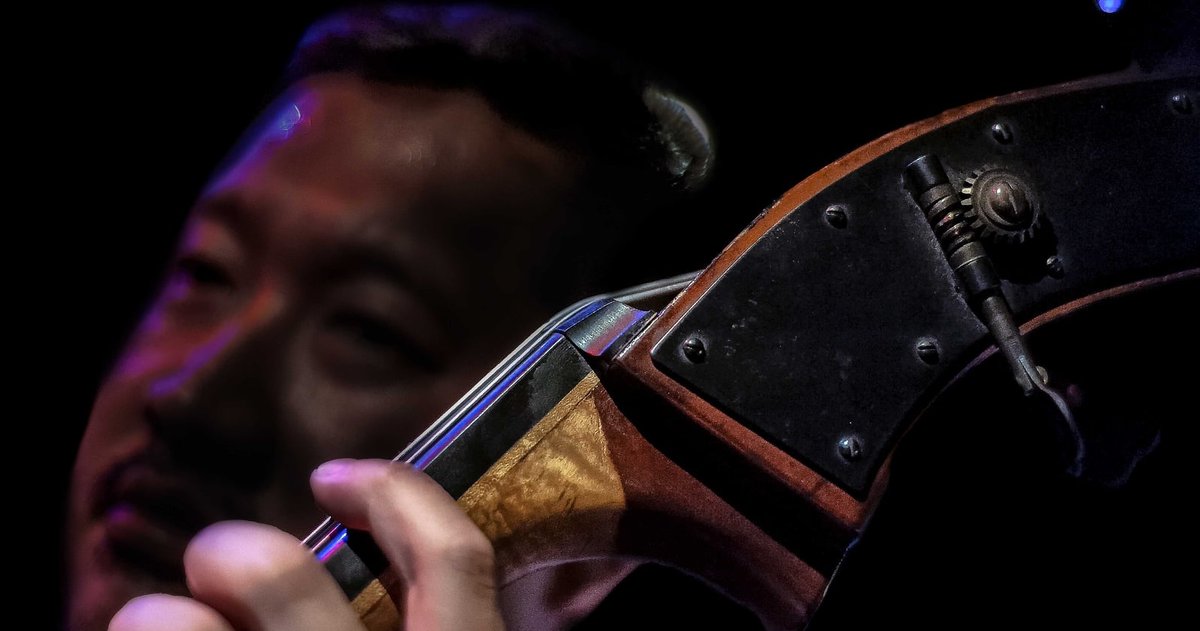 apqmusic's tweet photo. Yasushi Nakamura was born in Tokyo and moved to the U.S. as a child. He learned clarinet, tenor saxophone, and bass growing up and was inspired by rock, funk, and jazz musicians such as Charlie Parker, Ray Brown, and Miles Davis.
#americanpatchworkproject
@yasushibass https://t.co/7kiJn1KMEU