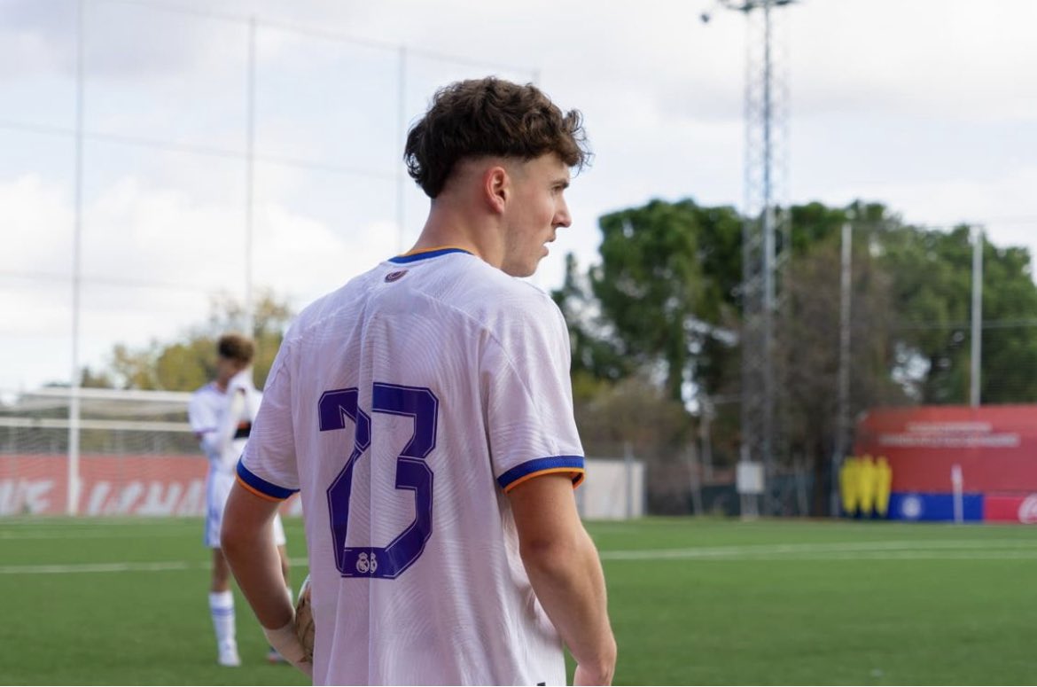 イマムマドリー Al Twitter No 11 マルヴェラス アントリン Cb マルヴェルも今季はカンテラ陣のcbで1 2を争うパフォーマンスを披露している 普段はフベaで相方のラウール アセンシオと鉄壁を築くが 昨年10月には堂々のカスティージャデビューを果たし ミニクラシコ イマムマドリー Al Twitter No 11 マルヴェラス アントリン Cb マルヴェルも今季はカンテラ陣のcbで1 2を争うパフォーマンスを披露している 普段はフベaで相方のラウール アセンシオと鉄壁を築くが 昨年10月には堂々のカスティージャデビューを果たし ミニクラシコ