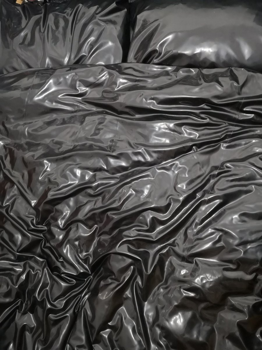Been sleeping in a latex bed for a couple of nights. I think it needs some lube though. I wonder what would be good for that. Oh look there's some Gunge to use.