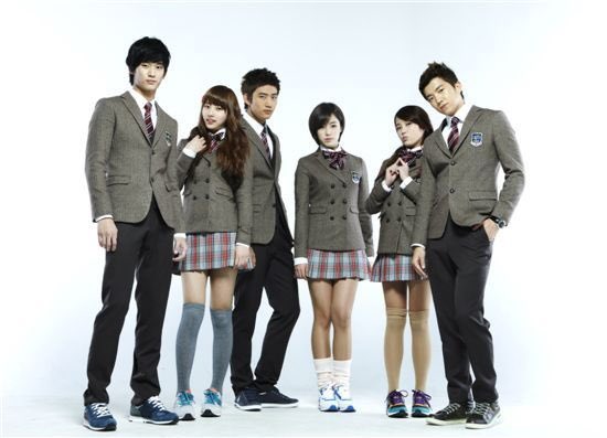 suzycontents's tweet photo. Happy 11th anniversary to ‘Dream High’ and to Suzy (Go Hyemi) and other casts for bringing the characters into life. They were our youth at a point in our lives and was a fun experience seeing diverse group of people come together because of a drama. 

#SUZY #DREAMHIGH https://t.co/zhYBiHjmdm