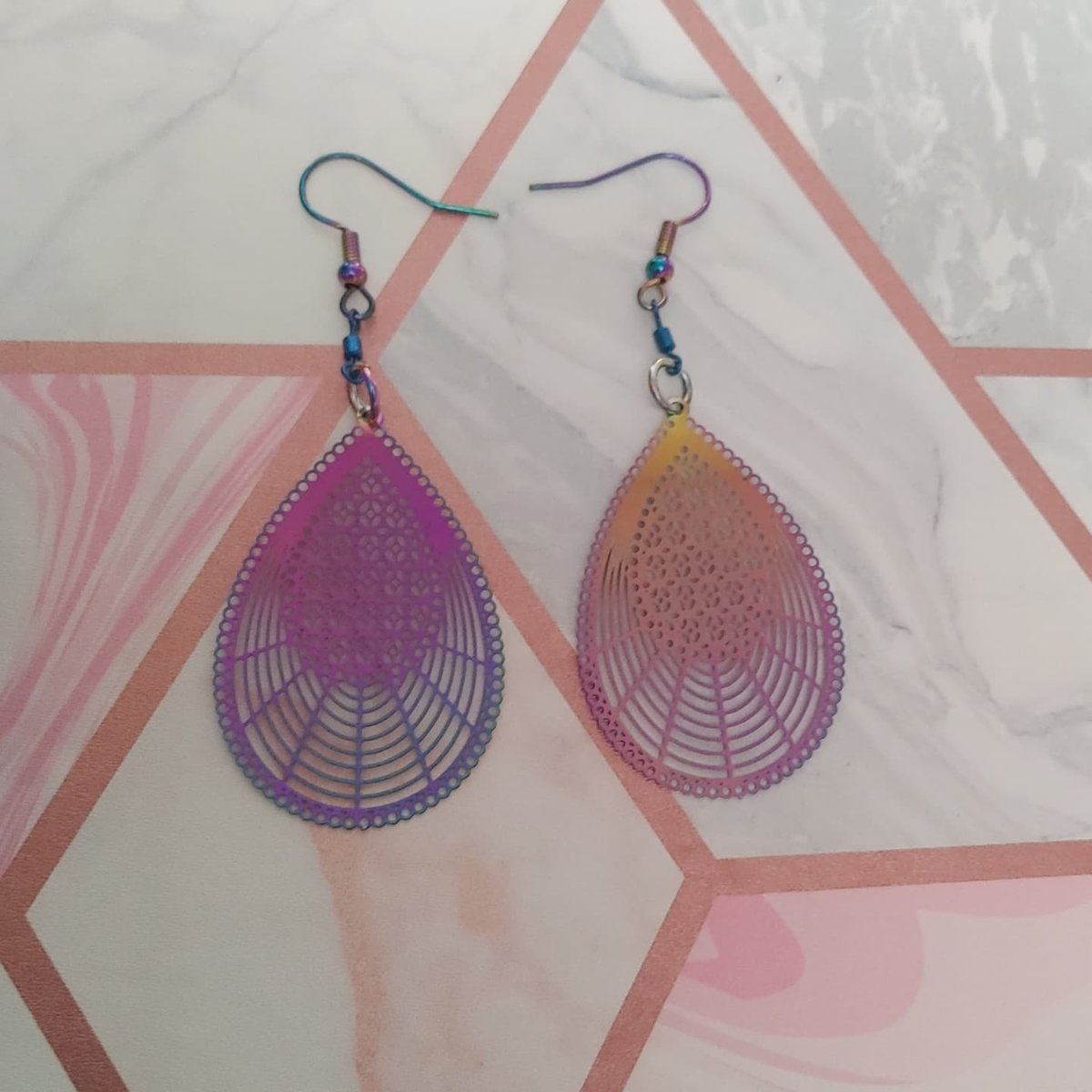 MayGreenAbgrall's tweet photo. Flower Basket 360° Spinner Earrings, all stainless steel 💖
#jewelry #jewellery #jewelrylover #jewelrymaking #earringlove #earringmaker #earrings #fashion #accessories #360earrings #spinnerearrings #spinningearrings #EmmaRose #Messi https://t.co/uJ8LXk29HA